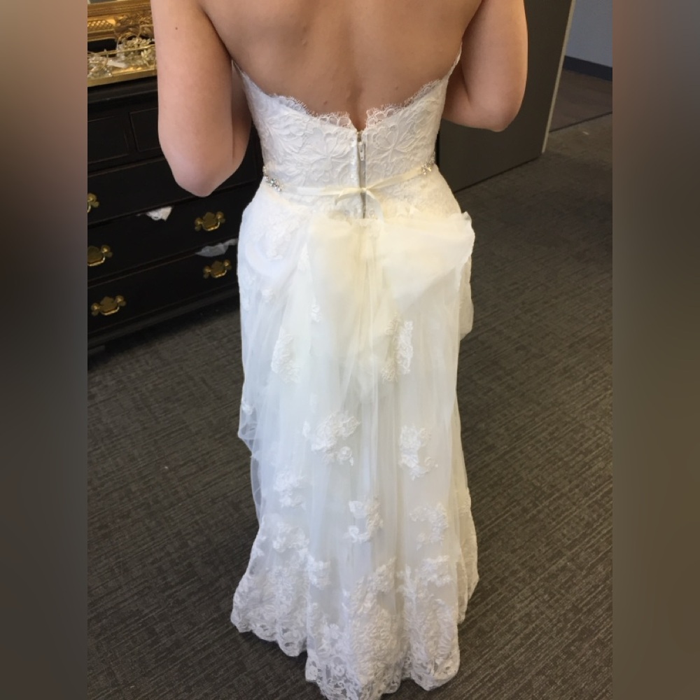 Sweetheart Lace & Tulle Wedding Dress - Picture 2 of 3